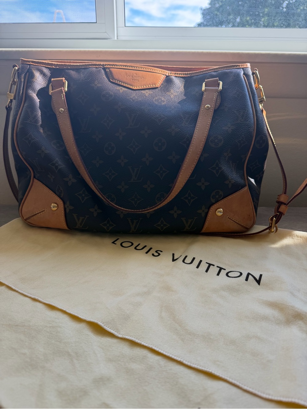 Louis Vuitton Graceful MM Monogram Shoulder bag